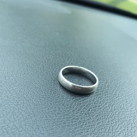Sterling Silver Ring - Picture 1 of 1